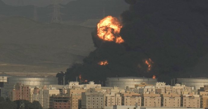 “Sapevano che le bombe ad Arabia saudita ed Emirati potevano colpire i civili in Yemen”: ma il giudice archivia l’inchiesta sui vertici Uama