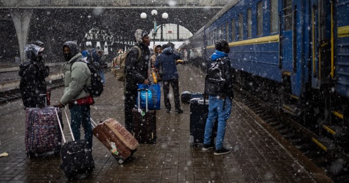 Palermo, scopre che i profughi in arrivo da Kiev sono africani e ritira la disponibilità ad accoglierli