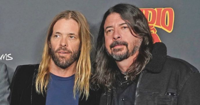 Copertina di La maledizione di Grohl: dopo Cobain, perde anche l’amico batterista Taylor Hawkins