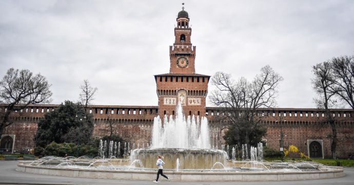 Milano, il progetto ‘Ghe Pensi Mi’ porta gli abitanti a prendersi cura della città. Al via la terza edizione: riverniciato il Teatro Continuo