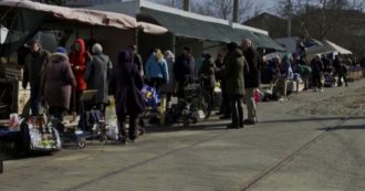 Guerra Russia-Ucraina, la città di Mykolaiv dopo le bombe: spesa al mercato e fila per il bancomat