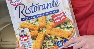 Copertina di Arriva la pizza con i bastoncini di pesce: “Realizzata su richiesta della Rete”. Ecco da quando e dove sarà disponibile