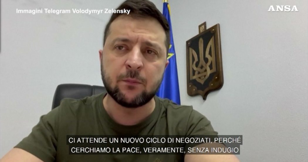 Guerra Russia-Ucraina, Zelensky: “Cerchiamo la pace senza alcun indugio. Fine del conflitto può arrivare rapidamente, solo Putin la ritarda”