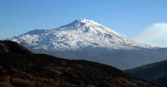 Copertina di Neve pure sull’Etna, Antartide più caldo di 40°C