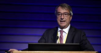 Copertina di Cartabellotta: “Vaccini e cure, troppi ritardi. Deboli in pericolo”