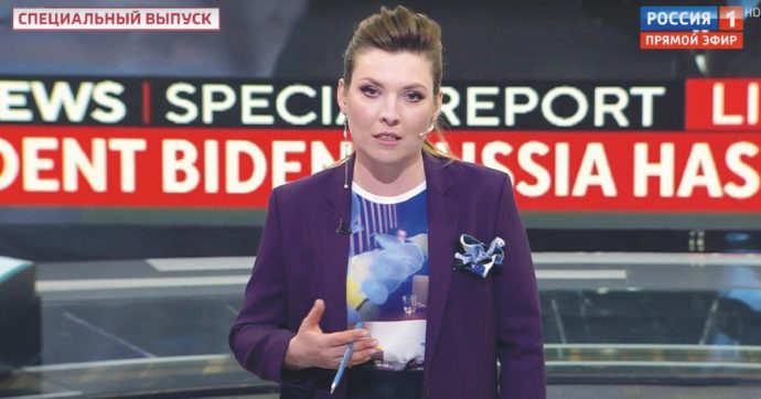 Copertina di Sanzioni ai giornalisti del regime: la “bestia” di Putin nel mirino della Ue