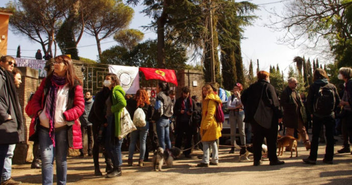 Roma, la ‘storia sbagliata’ dello sgombero dell’occupazione ecologista Berta Caceres