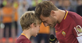 Copertina di Francesco Totti, il figlio Cristian fa goal con l’Under 17 della Roma e i tifosi impazziscono