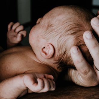 Copertina di Congedo di paternità, la battaglia per i diritti di tutti