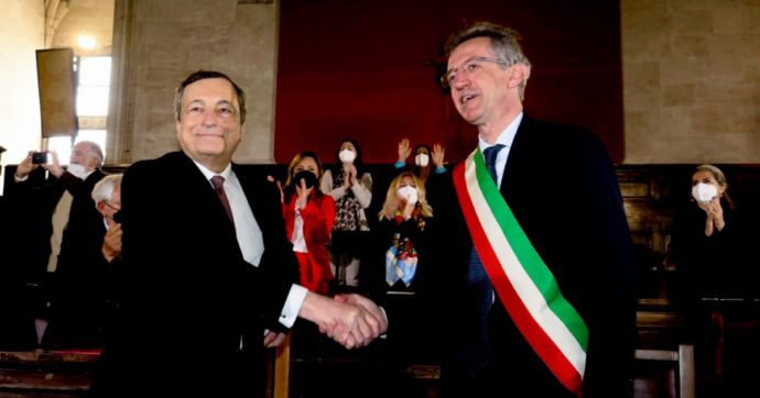 Copertina di “Patto per Napoli”, Manfredi incassa la “cambiale” Draghi