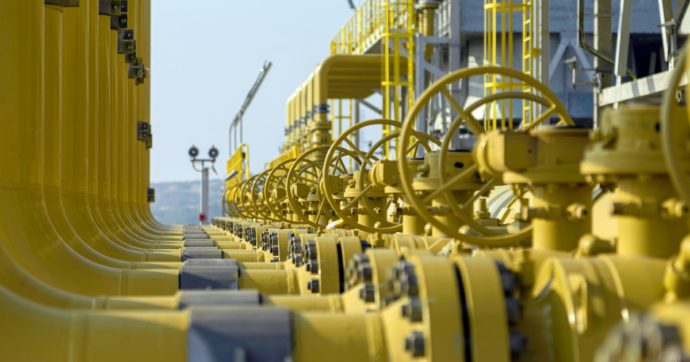 Inutili, costosi e fuori tempo: la guerra resuscita i gasdotti