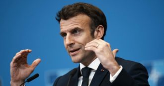 Copertina di Francia, critiche a Macron per le consulenze affidate a McKinsey: “Speso oltre un miliardo solo nel 2021”