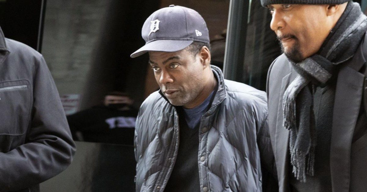 Chris Rock rompe il silenzio dopo lo schiaffo di Will Smith: “Non ho cazzate da dire su quello che è successo, sto ancora elaborando. Ma parlerò”