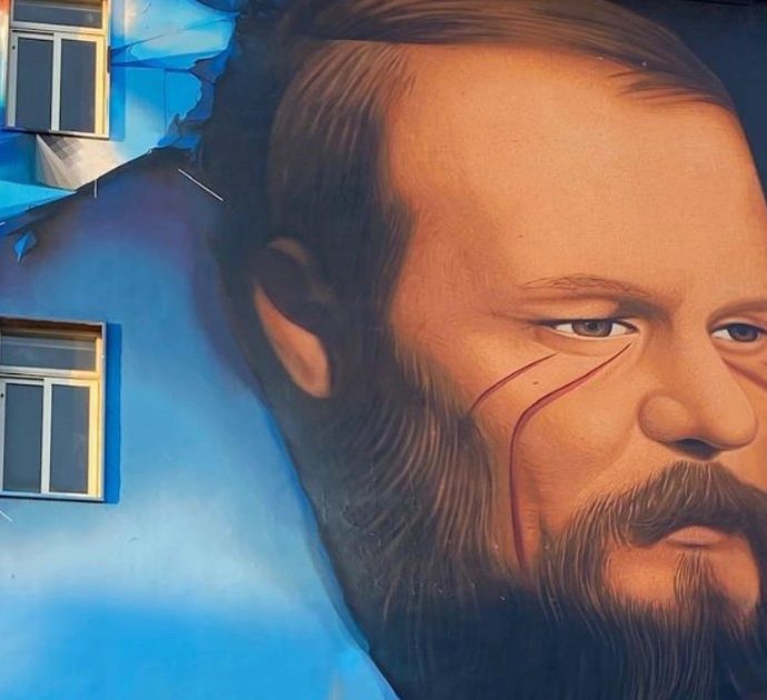 Putin elogia il murale di Dostoevskij a Napoli: “Mi dà speranza”. Jorit: “Ho fatto più io per la pace che il governo italiano”