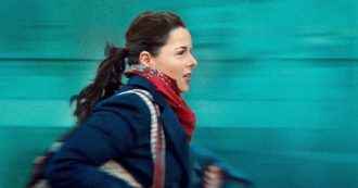 Copertina di Full time – Al cento per cento, la corsa contro il tempo di Julie lavoratrice precaria nell’era di Macron