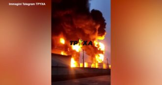 Guerra in Ucraina, l’accusa di Mosca: “Elicotteri di Kiev entrati in Russia: attaccato un deposito di petrolio a Belgorod” – Il video dell’incendio