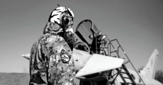 Copertina di Non è una crociera per i nostri jet