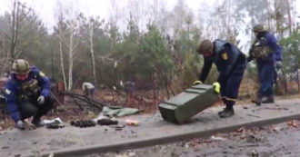 Copertina di Guerra Russia-Ucraina, reparti speciali della polizia rimuovono gli ordigni dalle città bombardate – Video