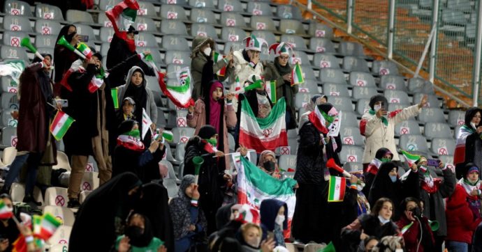 Copertina di Iran. Una gaffe mondiale tra il calcio, la fede e la misoginia
