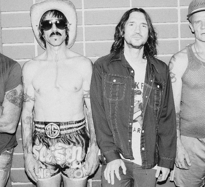 Red Hot Chili Peppers festeggiano il ritorno di Frusciante con “Unlimited Love”: “Abbiamo messo da parte il nostro ego e non litighiamo più”