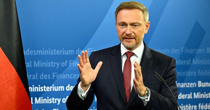 Guerra Russia-Ucraina, l’Ue discute le nuove sanzioni: Berlino dice no al blocco del gas. Di Maio: “L’Italia non pone veti”