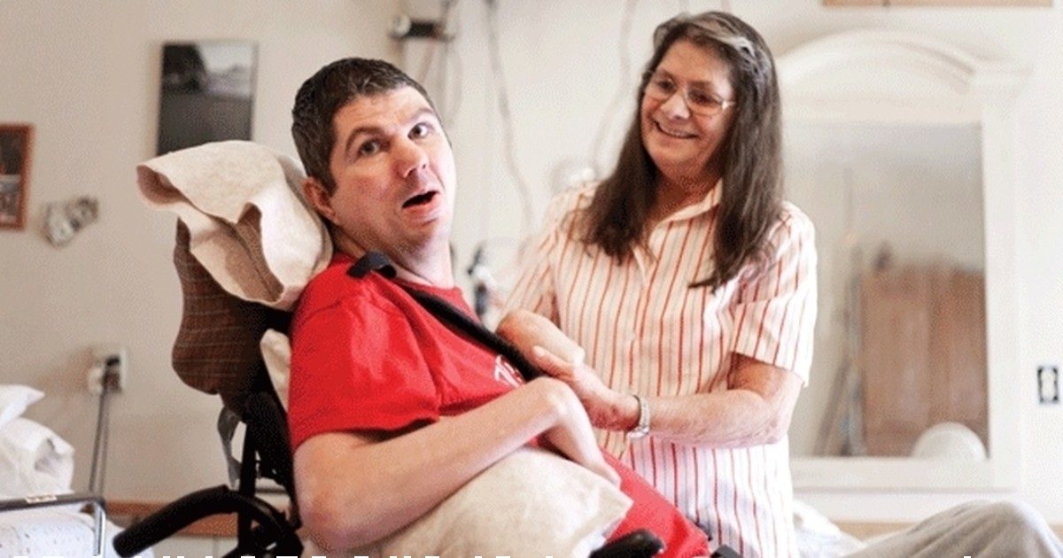 Morto Terry Wayne Wallis, l’uomo che si era risvegliato dopo 20 anni di coma irreversibile chiedendo una”Pepsy”