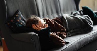 Copertina di Siate folli, siate “goblin”: la resistenza si fa sbracati sul divano