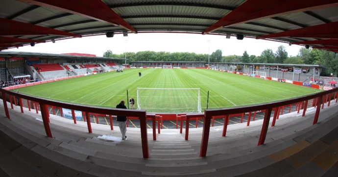 United of Manchester, a Milano il club icona del calcio popolare: stadio di proprietà, tifosi protagonisti, no al business e ambizioni alte