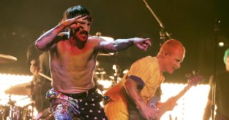 Copertina di Red Hot Chili Peppers: ‘Unlimited Love’ è un ritorno che non meritavamo di subire