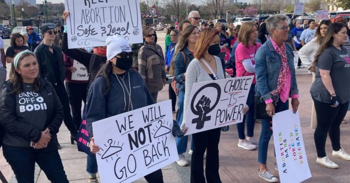 Usa, l’Oklahoma verso il divieto totale di abortire: manca la firma del governatore repubblicano