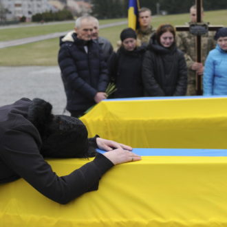 Copertina di Bucha, giornalismo e propaganda: il Fatto di domani 7 aprile