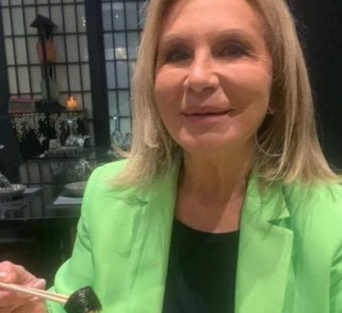 Rosanna Lambertucci: “Parlavo di diete ma per via dello stress mangiavo malissimo, mescolavo pane, patate, pasta. Se tornerei in Rai? Sì ma in un certo modo”