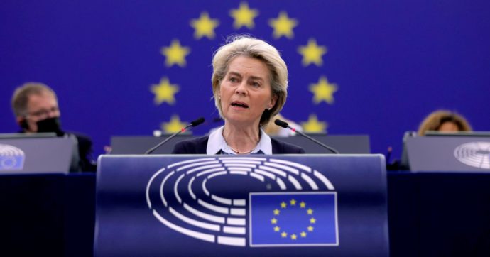 L’Europarlamento vota l’embargo sul gas (per finta)