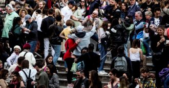 Covid, le mutazioni di Omicron: vertigini e lunga incubazione. Ecco come il virus si “rinnova”