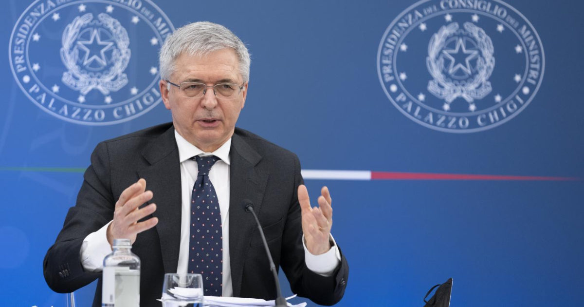 Evasione fiscale, Fracassi (Cgil): “Il Mef pubblichi la relazione o il ministro spieghi”. La sottosegretaria Guerra: “È sempre stata allegata alla Nadef per ragioni di trasparenza”