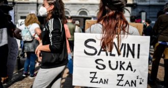 Copertina di Coglione sì, bimbominkia no. Ecco il tariffario degli insulti