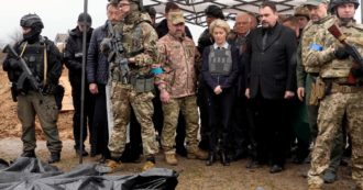 Copertina di L’Ue offre casa a Zelensky. Gli Usa mandano altre armi