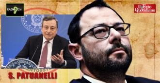 Copertina di Patuanelli difende Draghi: “Frase sui condizionatori? Non ha sbagliato. Forse ha semplificato ma ci sta in conferenza stampa”