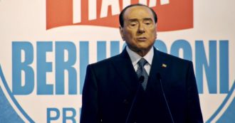 Copertina di Berlusconi torna sul palco di Forza Italia e per la prima volta dall’inizio della guerra nomina Putin: “Deluso e addolorato dal suo comportamento”