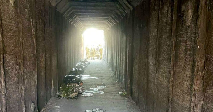 Guerra Russia-Ucraina, la diretta – “A Mariupol 10 volte peggio di Bucha”. “Stupri e torture a Makariv”. Johnson a sorpresa a Kiev