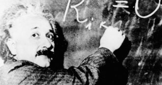Copertina di Einstein secondo Einstein, l’idealismo e l’attivismo (e non solo la relatività) dello scienziato premio Nobel per la Fisica