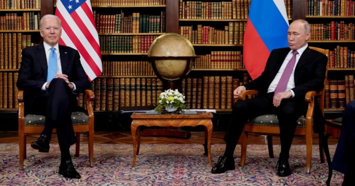 Mosca avvisa Washington “Si rischia un confronto militare: stop aiuti a Kiev”