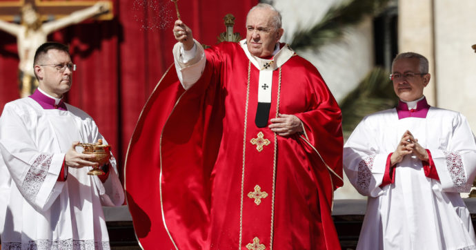 Guerra Russia-Ucraina, Papa Francesco chiede una “tregua pasquale”: “Che vittoria sarà quella su un cumulo di macerie?”