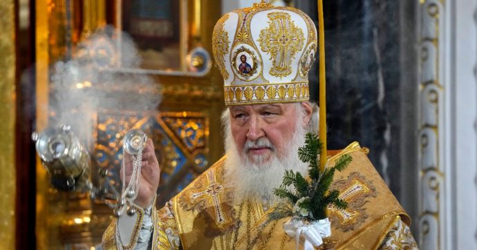 Guerra Russia-Ucraina, il patriarca ortodosso Kirill spinge la popolazione ad appoggiare Putin: “Solidarietà per respingere i nemici”