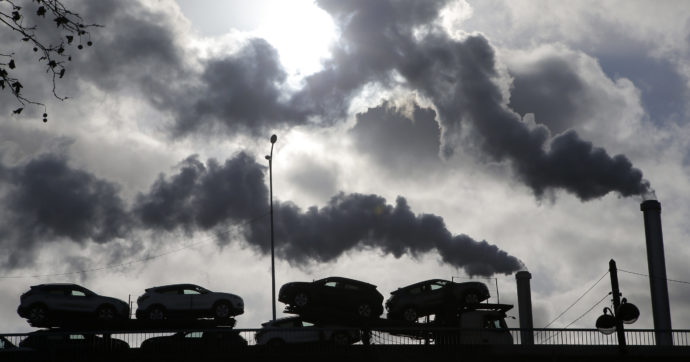 Copertina di Il piano bluff di Biden: miliardi per l’ambiente senza ridurre le emissioni