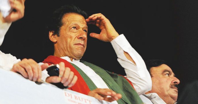 Islamabad, il piccolo golpe favorito da Biden: fuori il popolare Khan