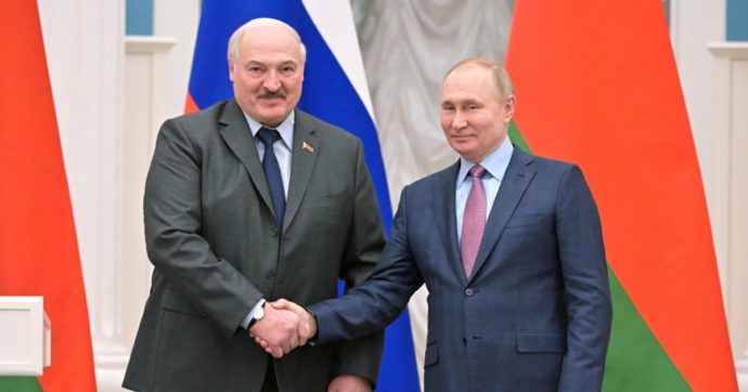 Bielorussia annessa da Putin? Gli oppositori di Lukashenko: “Ci stanno occupando, versione soft di quanto potrebbe accadere in Ucraina”