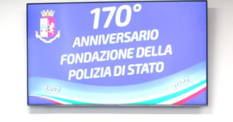 Copertina di Polizia di Stato, le celebrazioni per il 170esimo anniversario della fondazione con Mattarella: segui la diretta tv