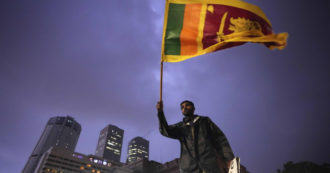 Copertina di Lo Sri Lanka non paga gli investitori internazionali per destinare le risorse finanziarie all’acquisto di cibo