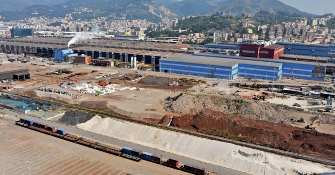 Ex Ilva, due incidenti in 4 giorni a Genova: la Asl ferma l’impianto “principe” dell’acciaieria. “Pericolo per sicurezza e salute degli operai”